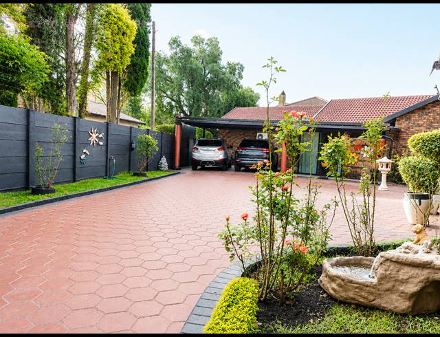 3 BEDROOM HOUSE FOR SALE IN ZWARTKOP